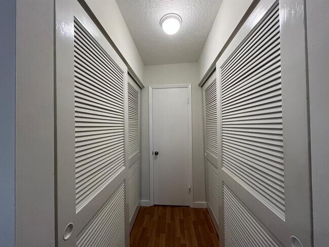 Building Photo - 9030 SW 125th Ave