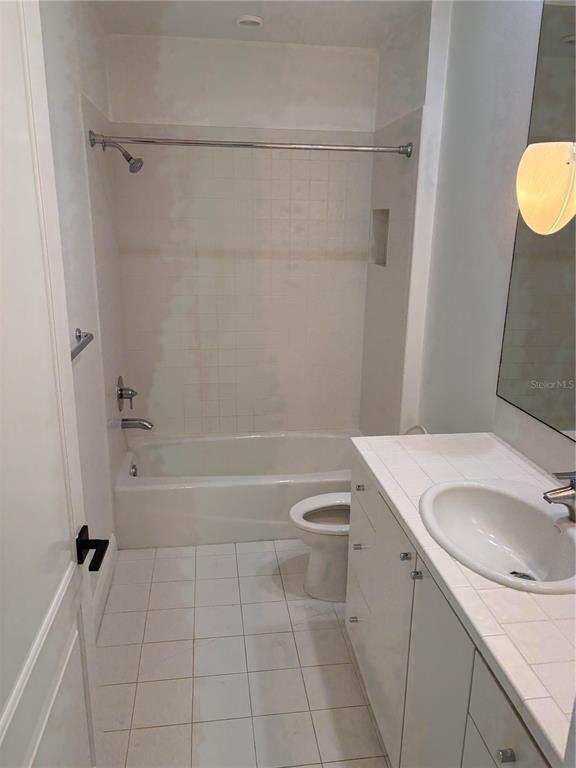 Building Photo - 3265 Hidden Lake Dr