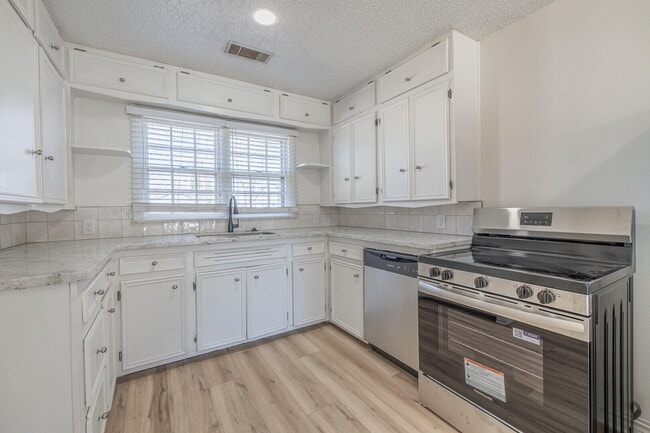 Building Photo - 3514 24th St