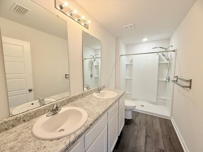 Building Photo - Modern 3-Bedroom Home in Bridlewood