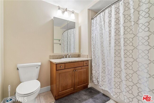 Building Photo - 1401 S St Andrews Pl