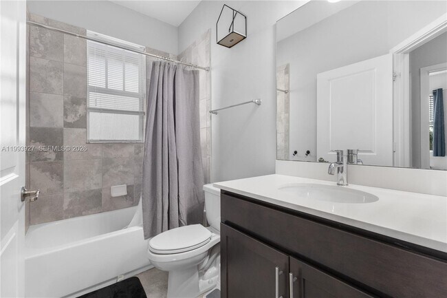 Building Photo - 4813 NW 48th Terrace