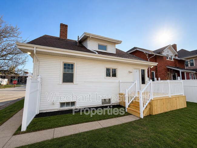 Building Photo - 201 S Blackhoof St