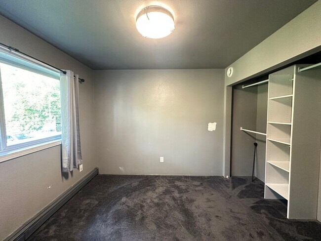 Building Photo - 863 Stol Dr