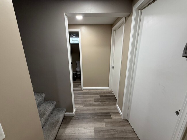 Building Photo - Stunning 5 Bed 2 Bath House Located in the...