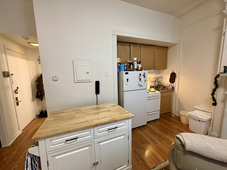 Building Photo - 23 Bay State Rd