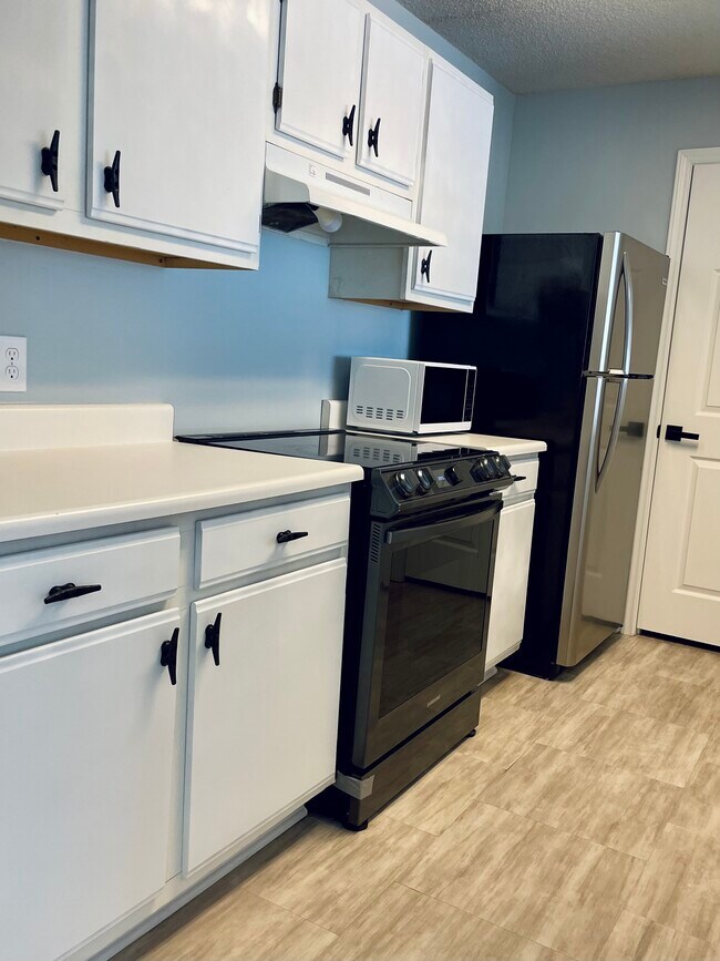 Building Photo - 1231 Ladys Island Dr