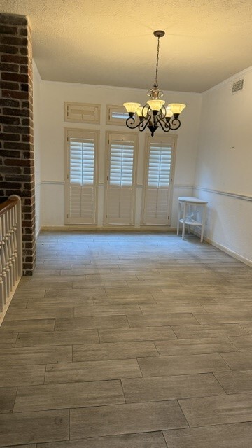 Building Photo - 907 Goldfinch Ave