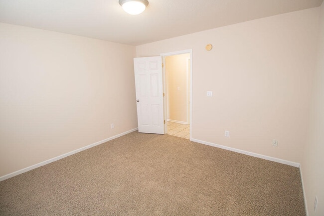 Building Photo - 1881 Field St