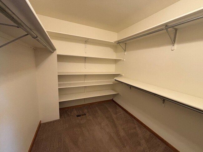 Building Photo - Beautiful 2 Bedroom 2 Bathroom Storage Galore!