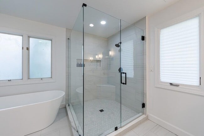 Building Photo - 3491 Roswell Rd NE