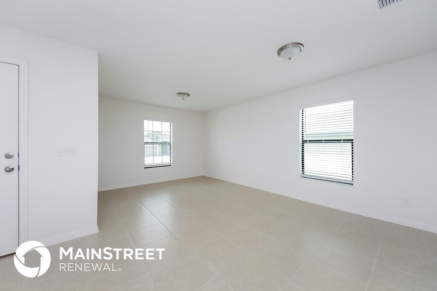 Building Photo - 1452 Swan Lake Cir