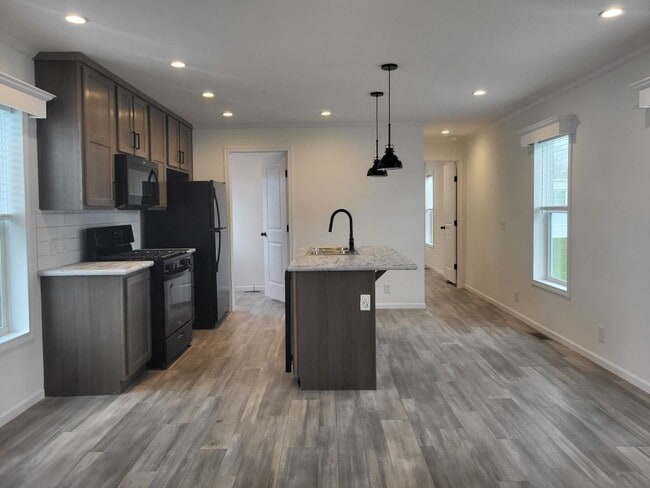 Building Photo - 140 Flamingo Dr