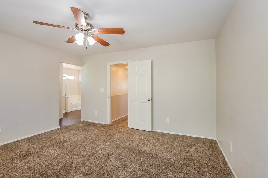 Building Photo - 3323 Fico Ave