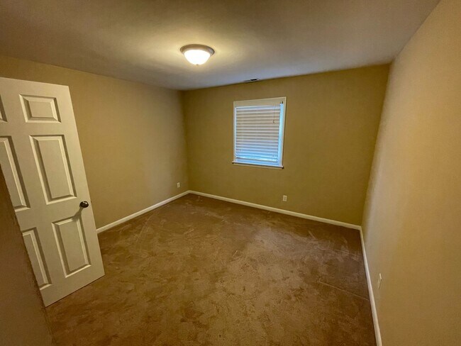 Building Photo - Great Ranch Home in Norfolk