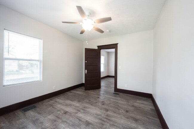 Building Photo - "Spacious 4-Bedroom Gem with 2 Full Baths ...