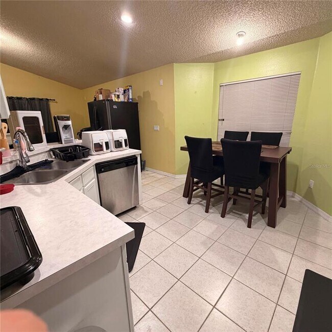 Building Photo - 12697 Enclave Dr
