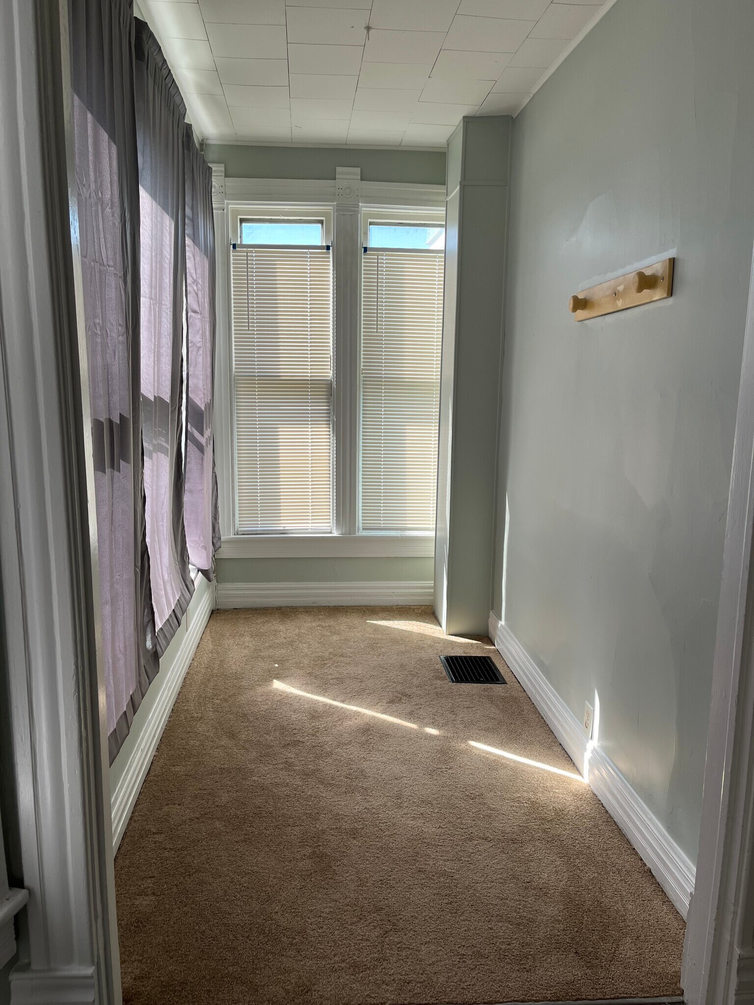 Building Photo - 1138 State St