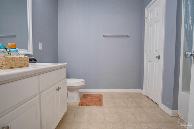 Building Photo - 2005 Tujaques Pl