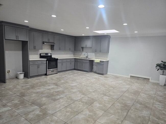 Building Photo - 6611 Kiowa Rd