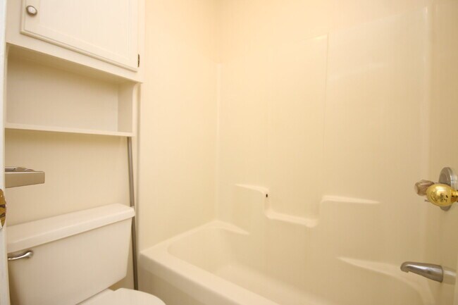 Building Photo - Spacious 3BR/2BA Home in West Pensacola – ...