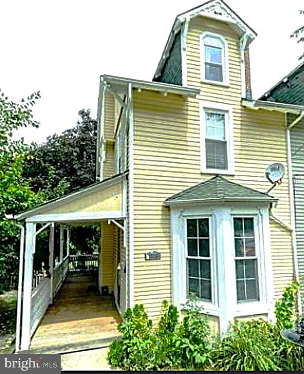Building Photo - 1718 Sulgrave Ave