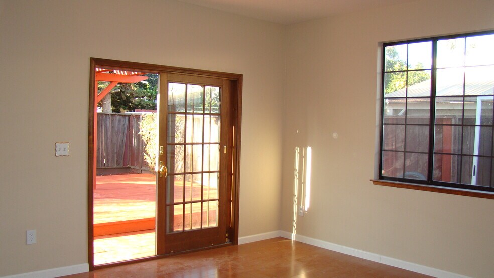 Building Photo - 5119 Silver Reef Dr