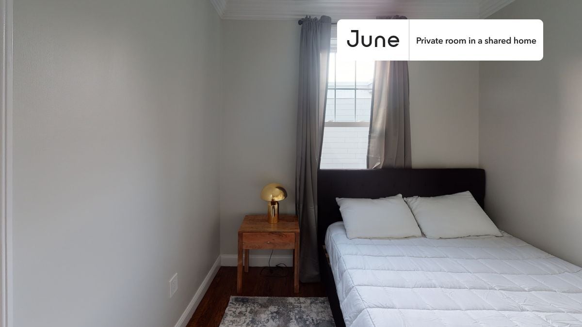 Building Photo - Room in Shared 5 bed/1.5 bath home in Brighton