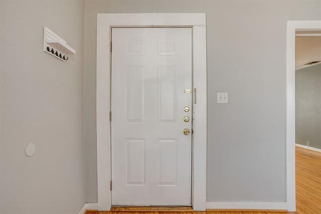 Building Photo - 3200 Sandage Ave