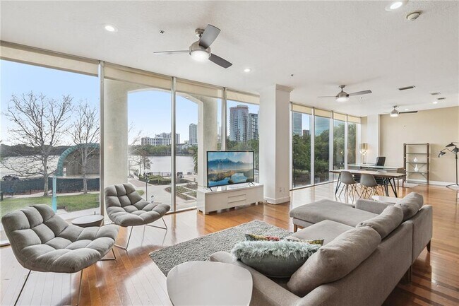 Building Photo - 151 E Washington St