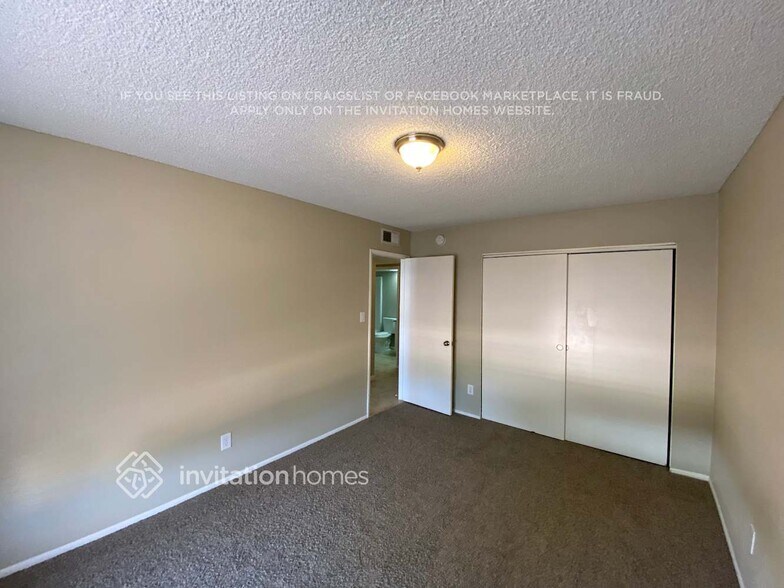 Building Photo - 2515 E Coronita Cir