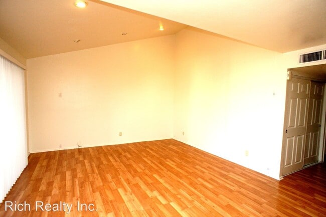 Building Photo - 2 br, 2 bath House - 842 S. Langley Ave #201