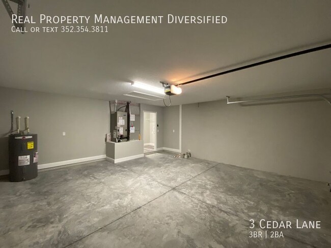 Building Photo - 3 Cedar Ln