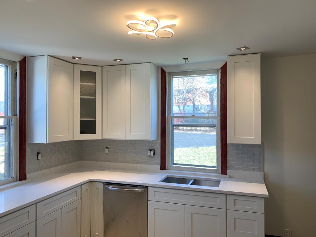 Kitchen - 23 W Franklin Ave