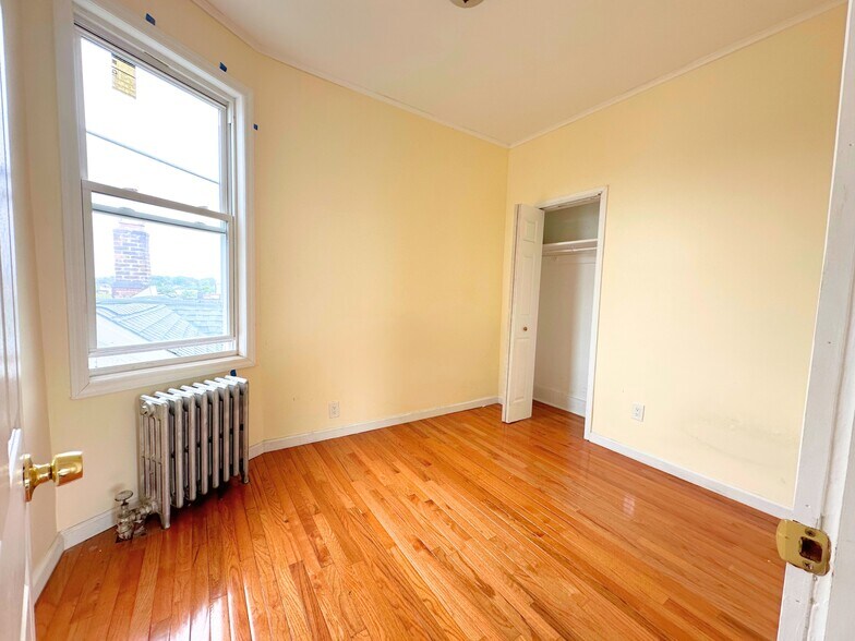 Bedroom 2 - 182-184 Knickerbocker Ave