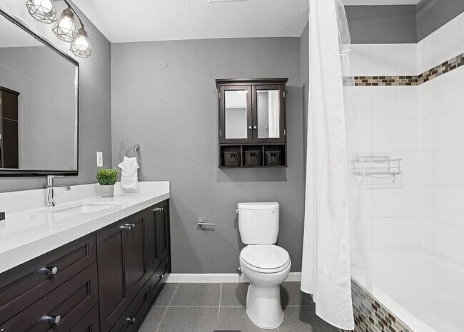 Building Photo - 1240 India St