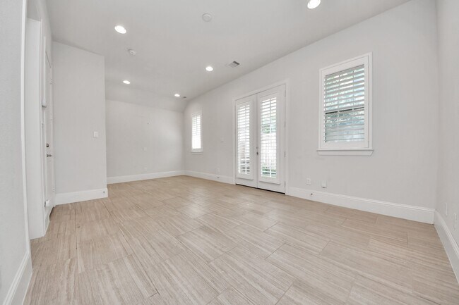 Building Photo - 2606 Madeline Grove Dr