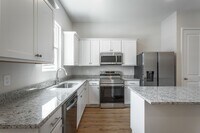 Building Photo - 2017 S Lyerly St