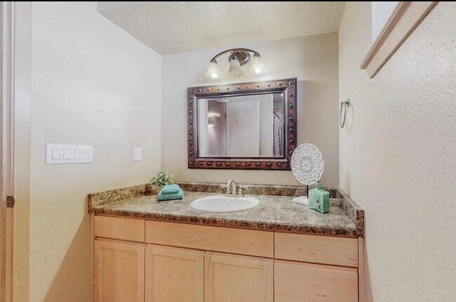 Building Photo - 2411 Tramway Terrace Ct NE