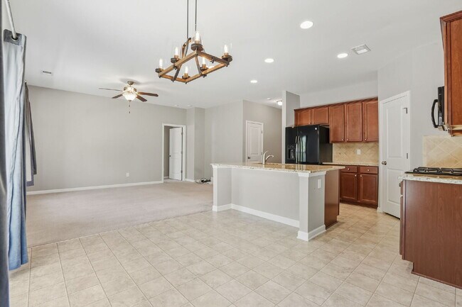 Building Photo - "Charming 3-Bed Oasis with 2 Full Baths in Ladson - 1,283 Sq Ft of Comfort!"
