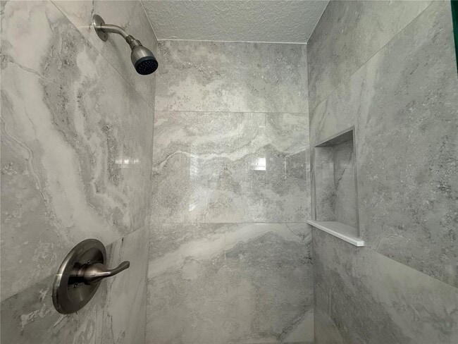 Building Photo - 901 Concord St