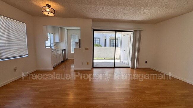 Building Photo - 10935 Summerdale Way