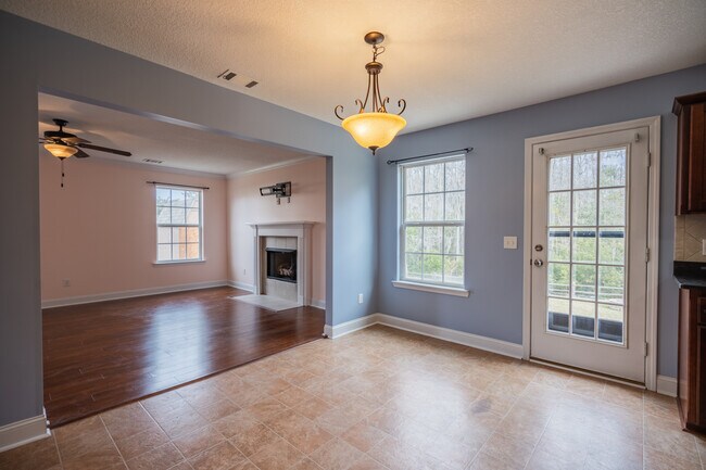 Building Photo - 157 Outpost Trl