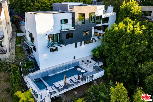 Building Photo - 7317 Caverna Dr