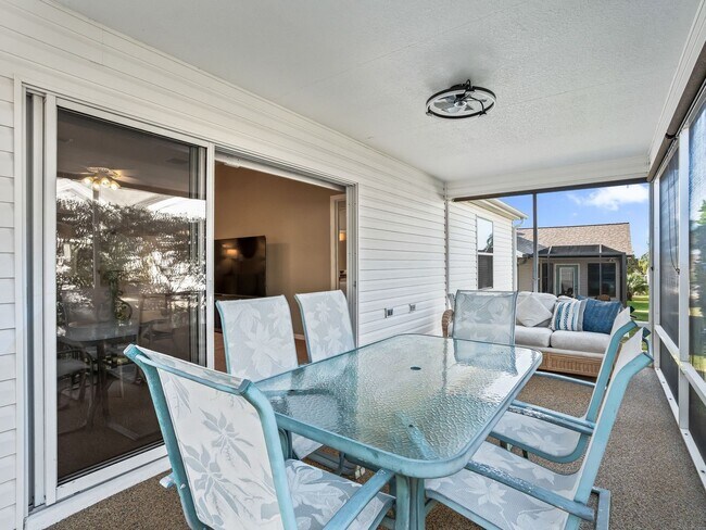 Building Photo - 3 bedroom 2 bath designer home