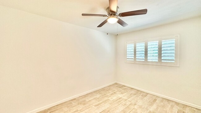 Building Photo - Light, Bright, and Recently Updated, Darli...