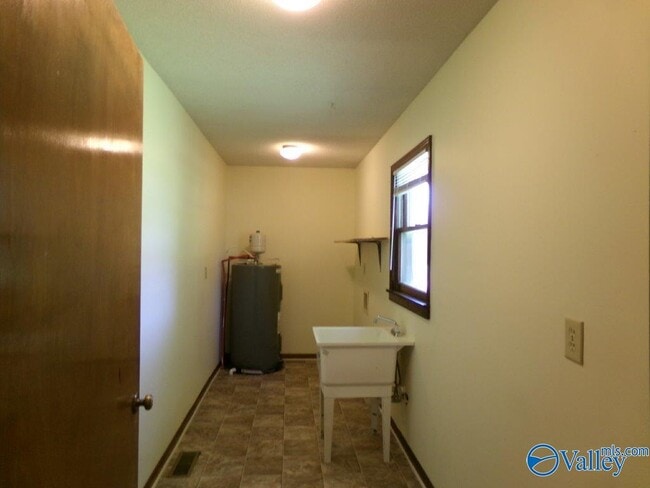 Building Photo - 151 Butch Cir