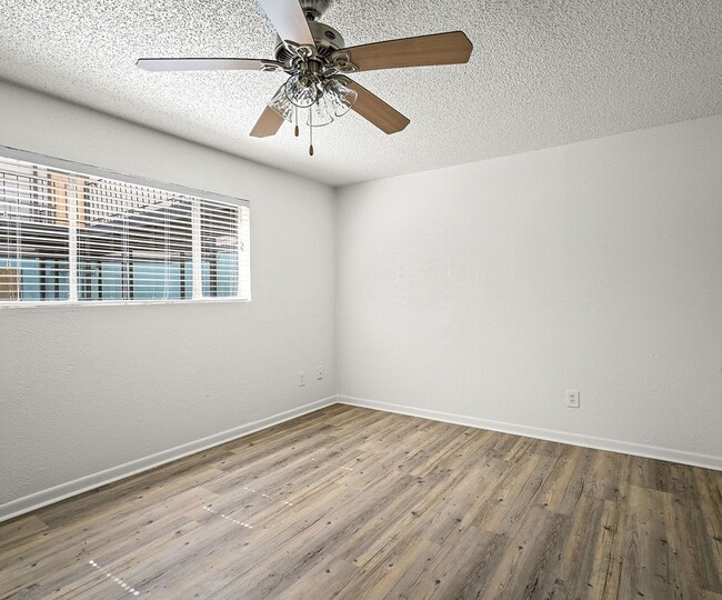 Building Photo - 2111 Holly Hall St