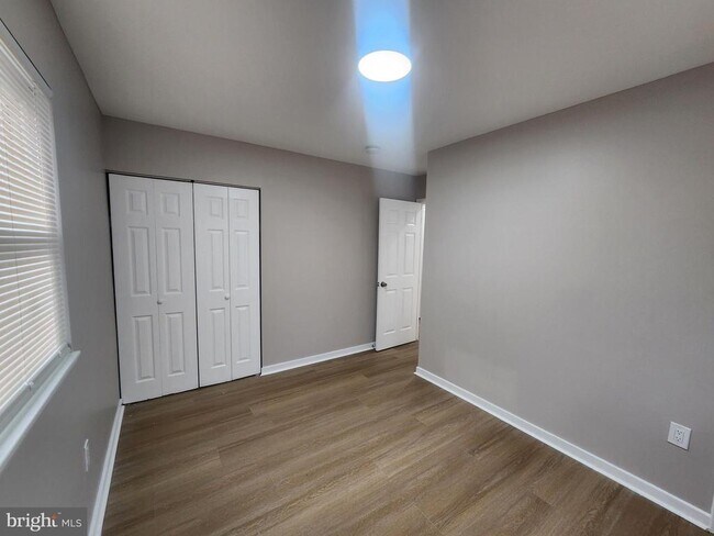 Building Photo - 1025 Kingsbury Rd