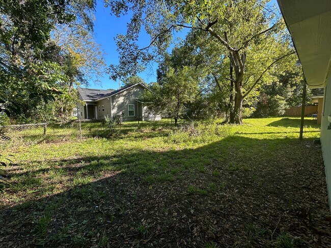 Building Photo - Nolan Street Duplex